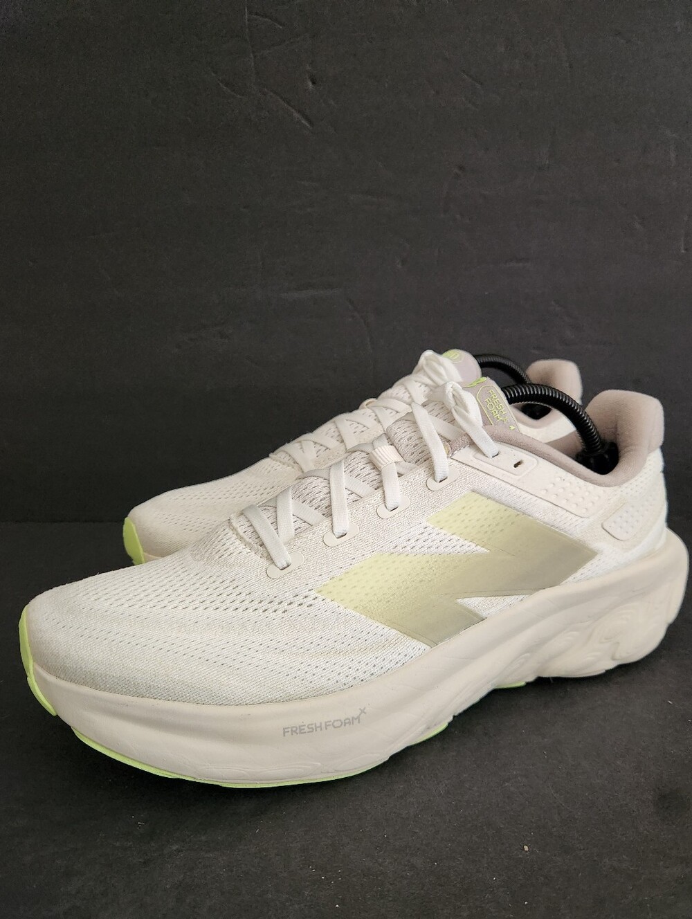 New Balance Fresh Foam X 1080V13 Mens Size 11 Moonrock Bleached Lime Glo Shoe